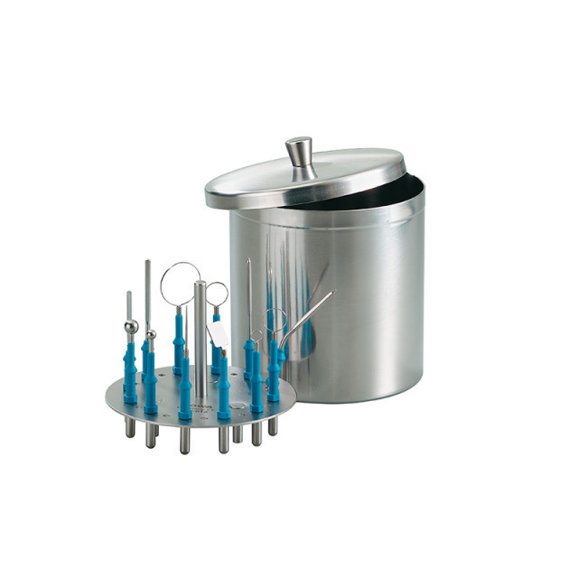 Electrode container with electrodes